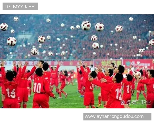 三十年前的足球传奇人物回顾与分析：他们如何塑造了今天的足球格局