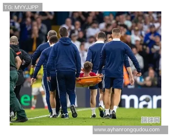 足球球星因脚疼休战的瞬间集锦 揭秘伤痛背后的不为人知的辛酸故事