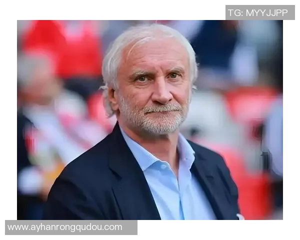 德国矮小足球球星突破身高限制 用实力赢得国际舞台的尊重 德国矮小足球球星突破身高限制 用实力赢得国际舞台的尊重