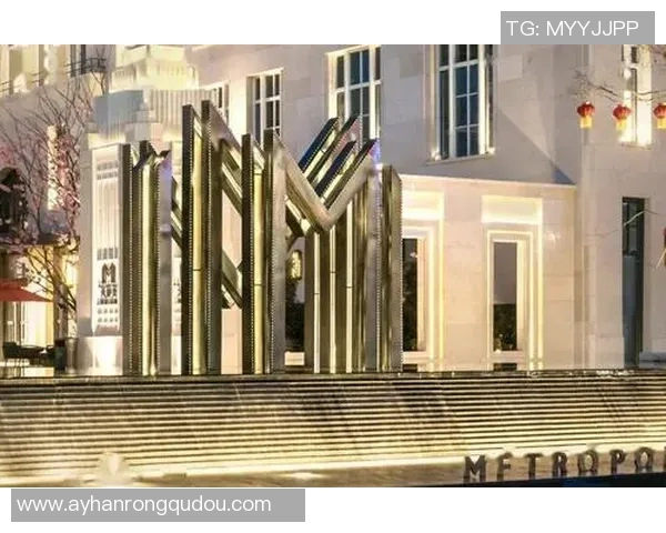 足球巨星与对称美学的完美融合探索与创意设计之旅