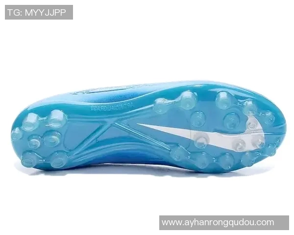 球星如何选择足球鞋的秘诀与背后考虑因素解析 球星如何选择足球鞋的秘诀与背后考虑因素解析