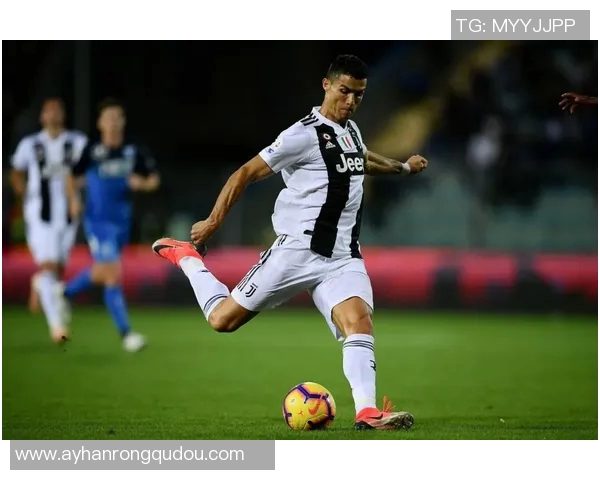 足球球星微信头像精选展示 揭秘明星球员背后的个性与时尚风采